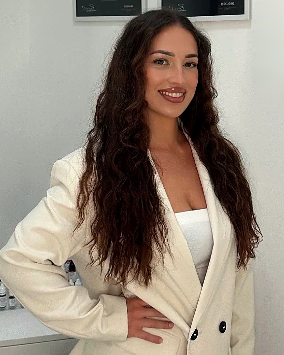 Kristina im Lunaris Beauty Studio